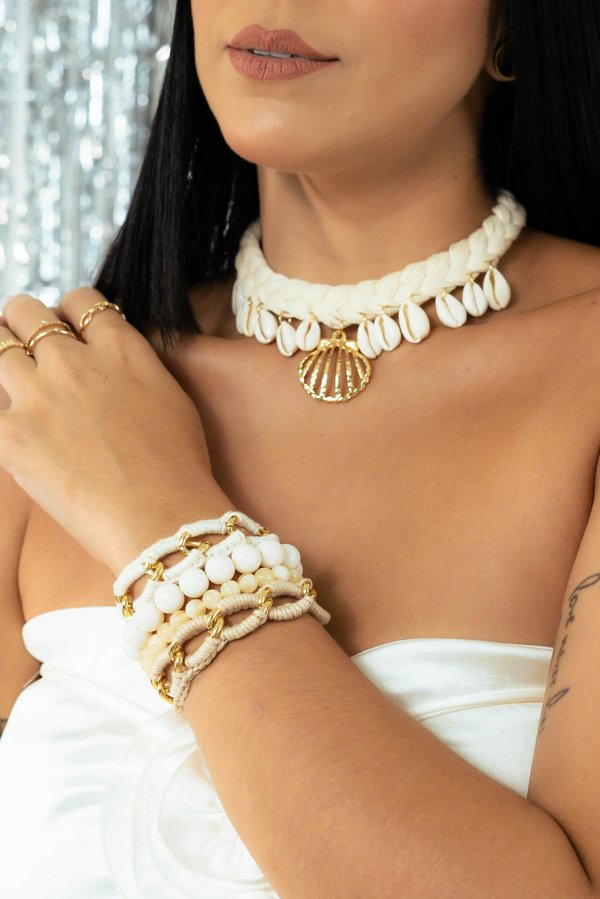 Découvrez des accessoires coquillage uniques pour un style bohème côtier